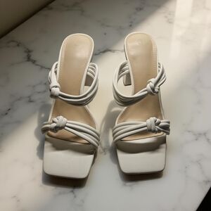 Customer Return Size 8.5 ZBY Heels